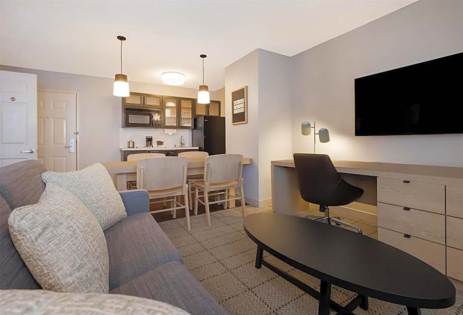 Sonesta Simply Suites Boston Burlington