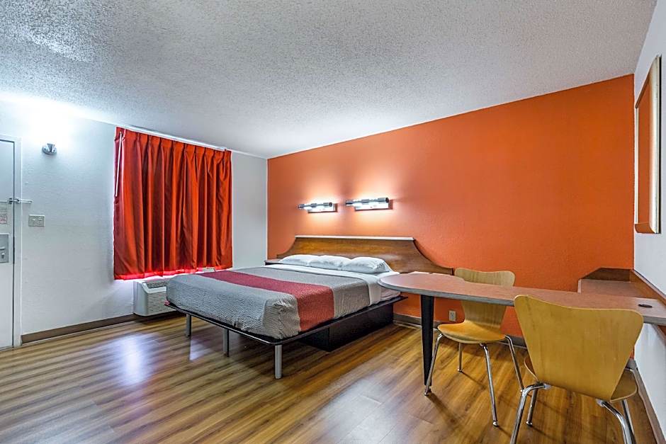 Motel 6-Mount Vernon, IL