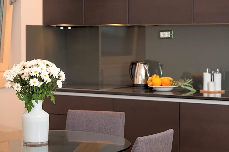 Residence by Vestibul Palace