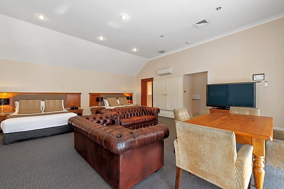 The Grand Hotel Launceston