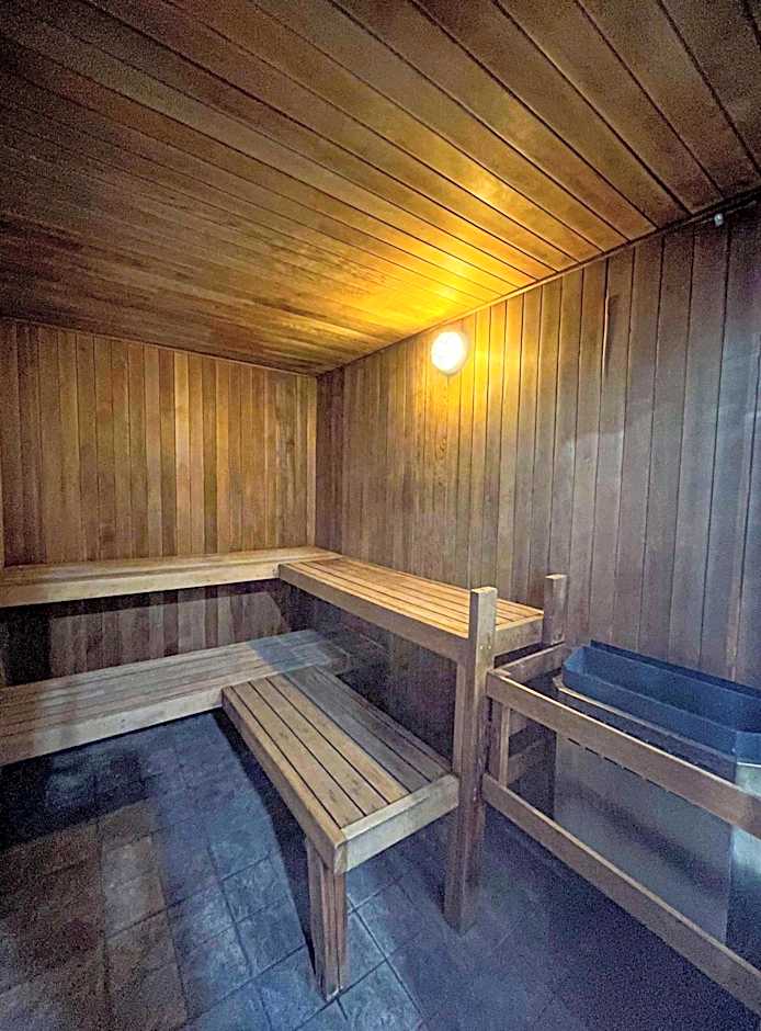 Alpenglow Lodge Studio with park view by MVA