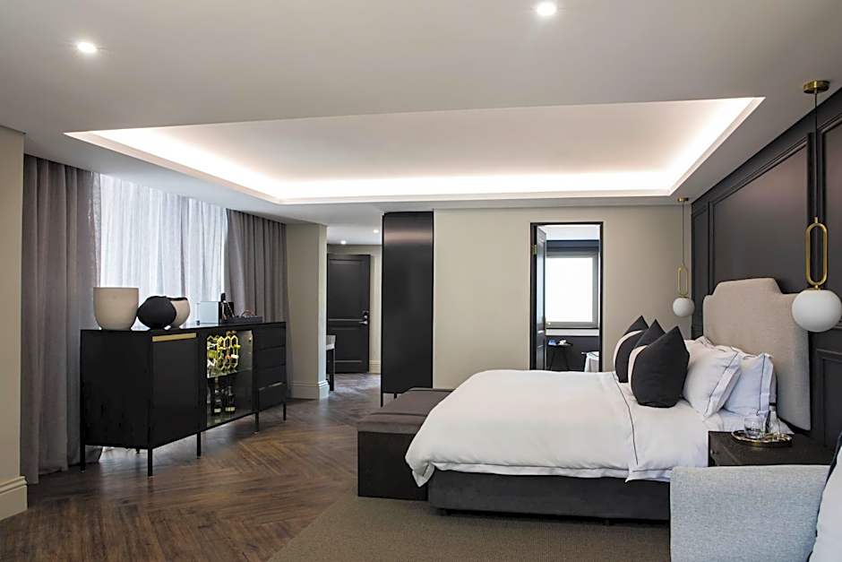 Seven Villa Hotel & Spa