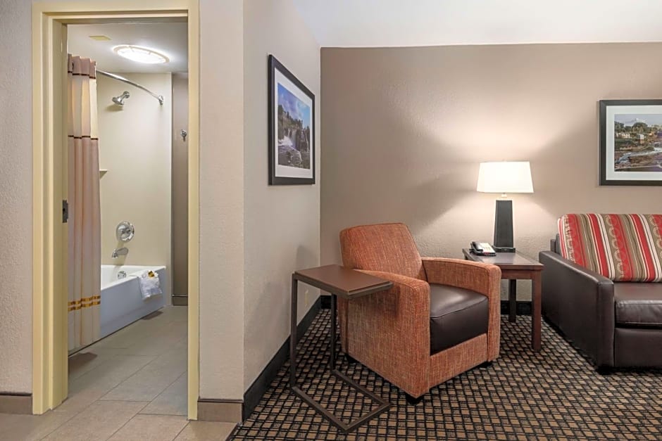 Best Western Plus Ramkota Hotel