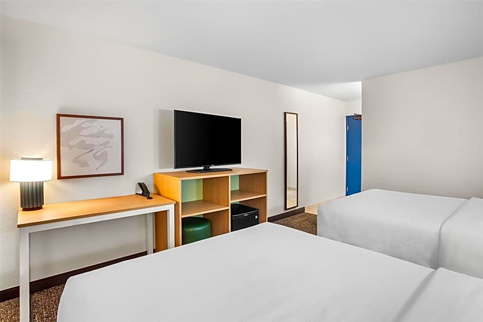 Spark by Hilton Kent Seattle