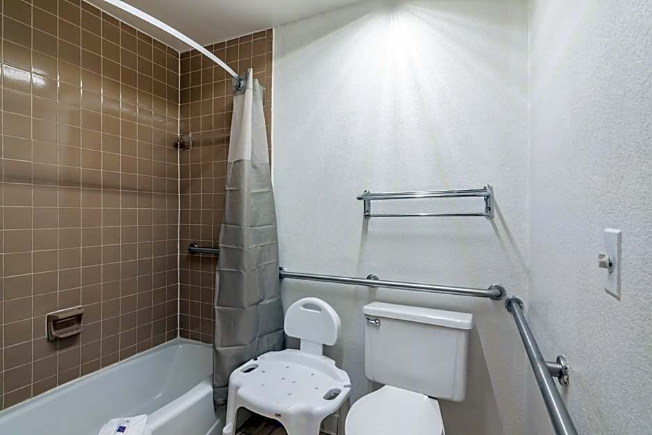 Motel 6-Portsmouth, VA