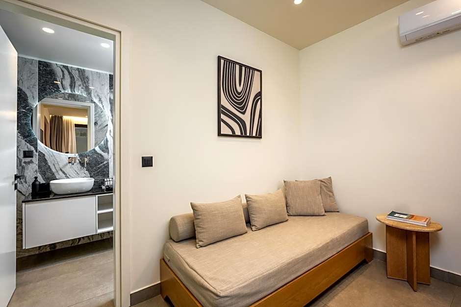 Monarco Executive Rooms