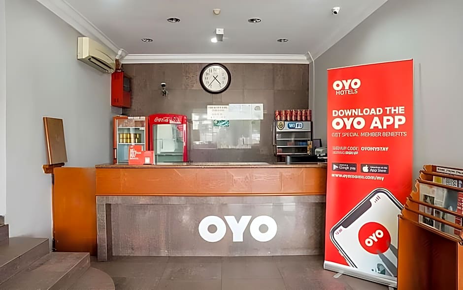 Super OYO 447 Comfort Hotel Meru