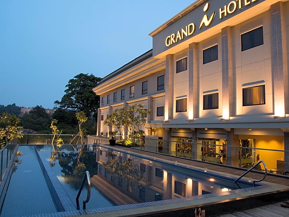 I Hotel Batam