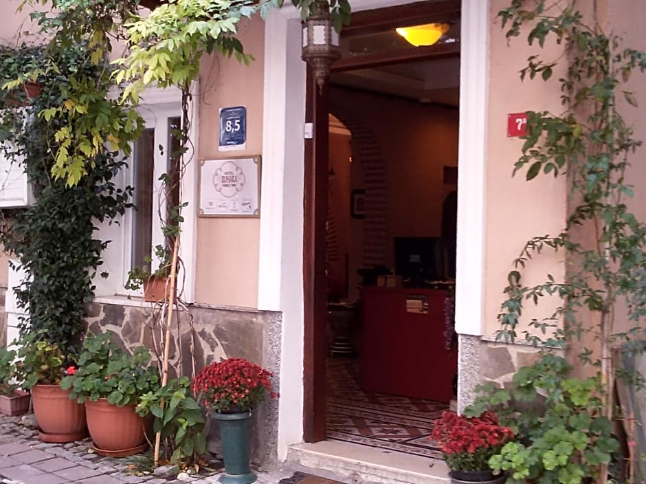 Hotel Buhara Family Inn