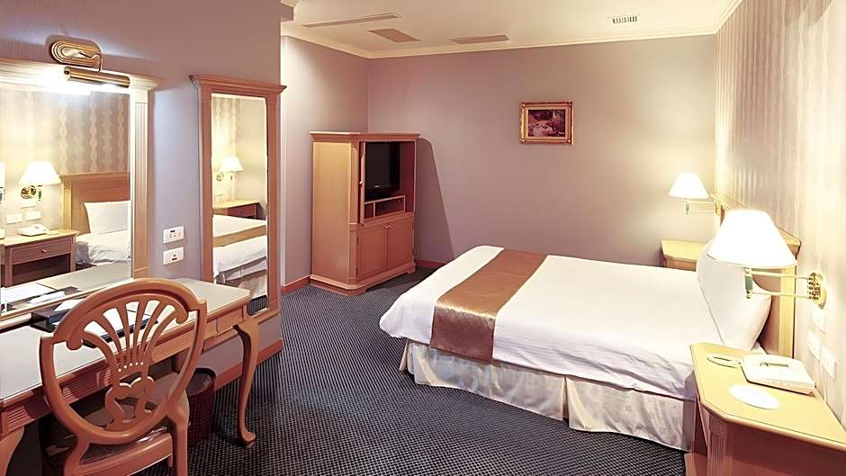 Cambridge Hotel - Yung Kang