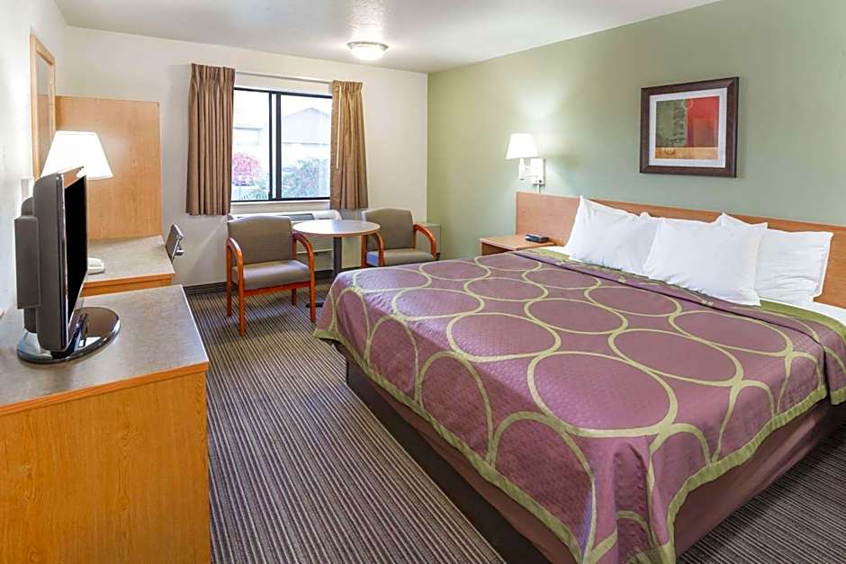 Super 8 by Wyndham Bend