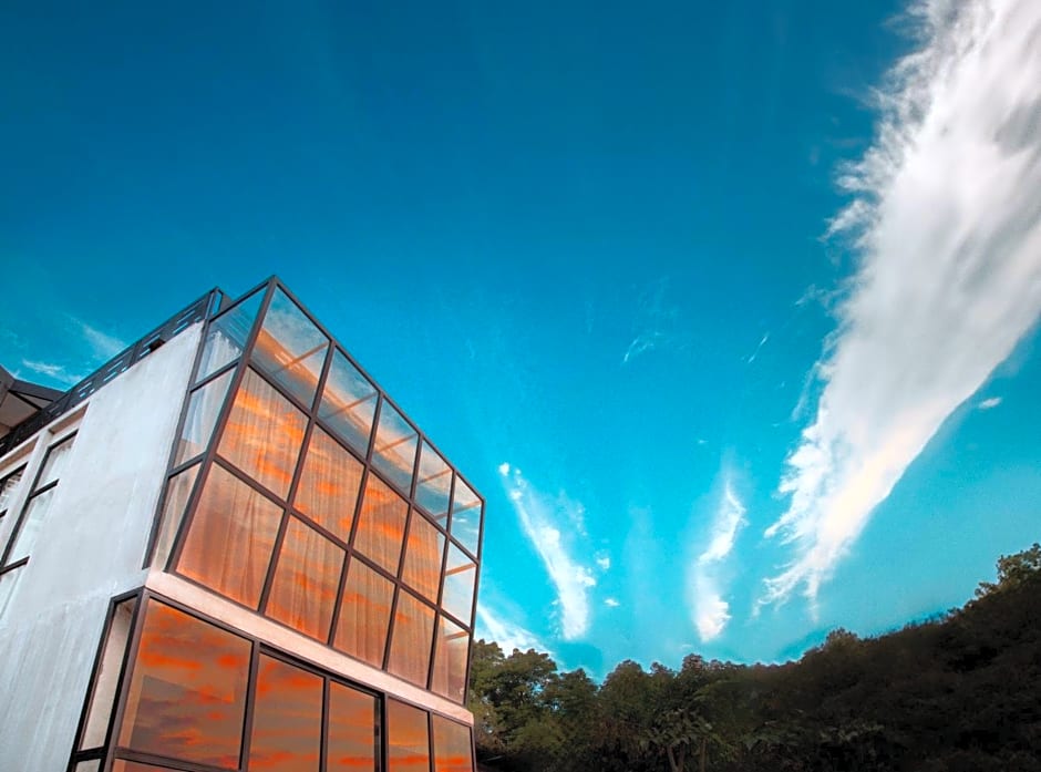 Flores Passport House