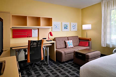 King Studio with Sofa Bed
