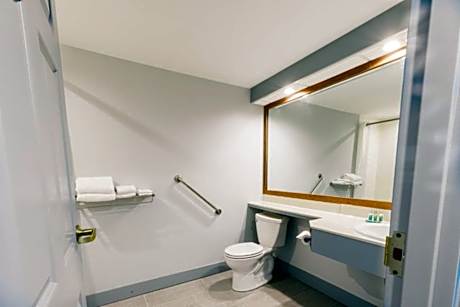 Traditional Harbour View Queen