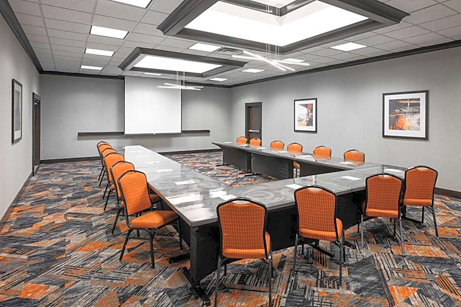 Hampton Inn By Hilton Evansville Airport
