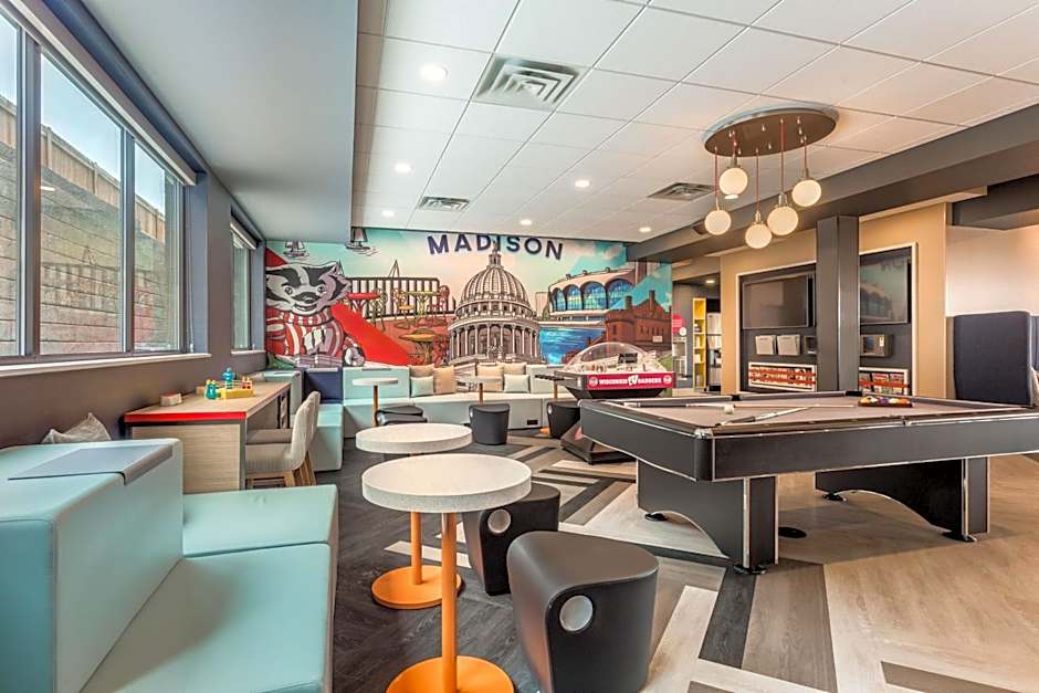 Tru By Hilton Madison West