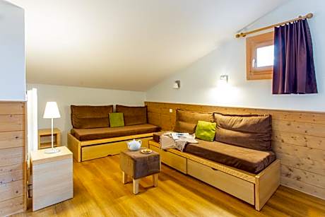 One-Bedroom Apartment with Sleeping Alcove (6 People)