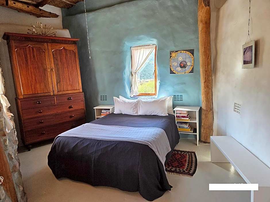 Oudrif Strawbale Retreat