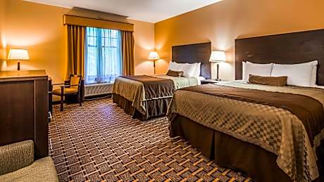 Queen Room with Two Queen Beds - Water View