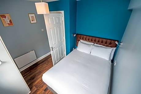 Three-Bedroom Apartment (6 Adults)