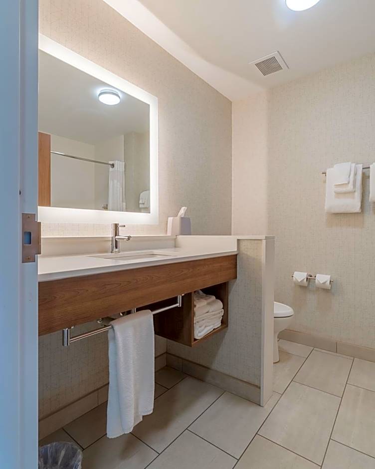 Holiday Inn Express & Suites - Marion By IHG
