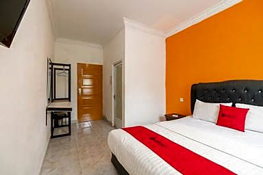 RedDoorz Syariah near Transmart Padang