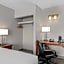 Travelodge Suites by Wyndham Regina - Eastgate Bay