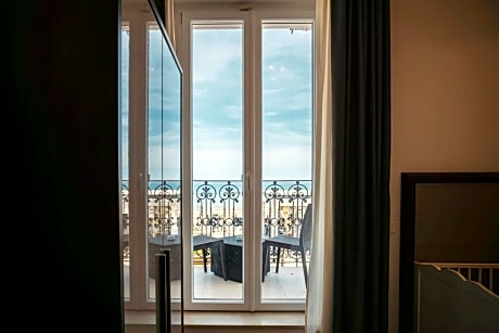 Deluxe, Sea View