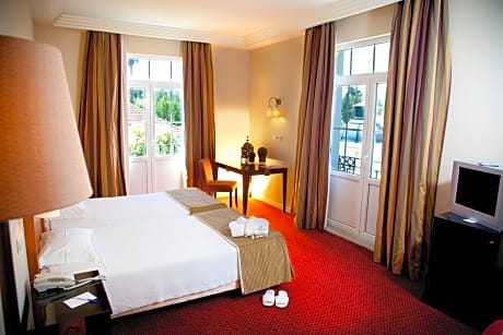 Double Room with Pool View