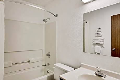 King Room - Non-Smoking