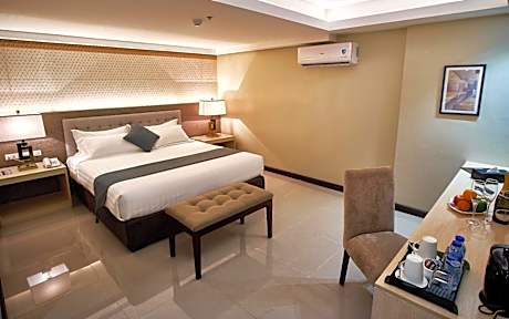 Deluxe Double Room (2 Adults + 1 Child)