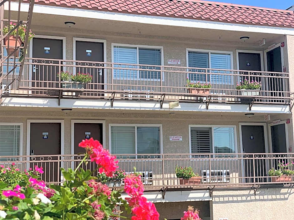 Days Inn by Wyndham Alhambra CA