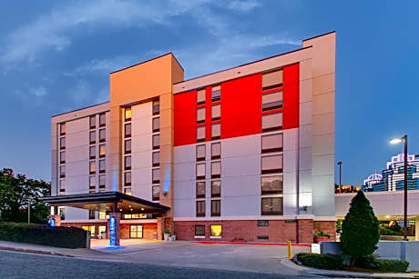 Holiday Inn Express & Suites Atlanta Perimeter Mall Hotel By IHG