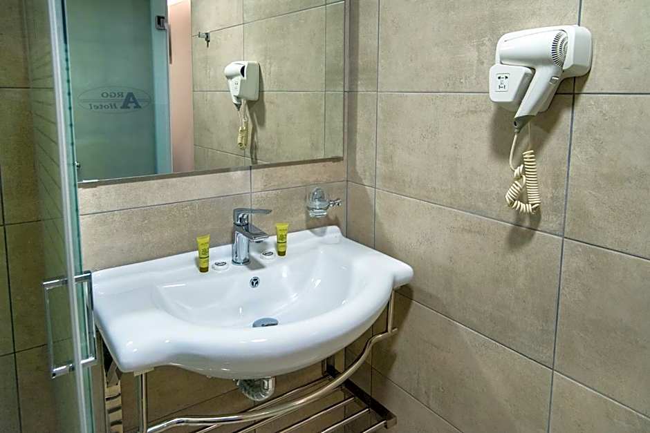 Argo Hotel Piraeus