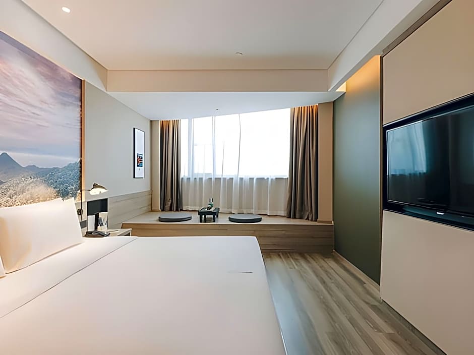 Atour Hotel (Yiwu International Trade City)
