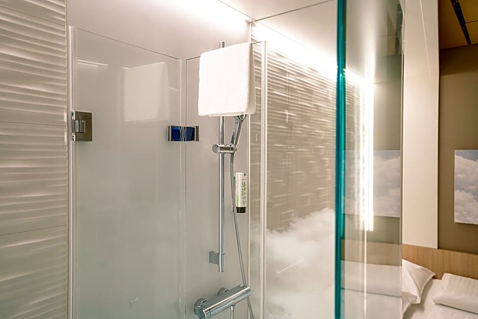 MY CLOUD Transit Hotel - Guests with international flight only!