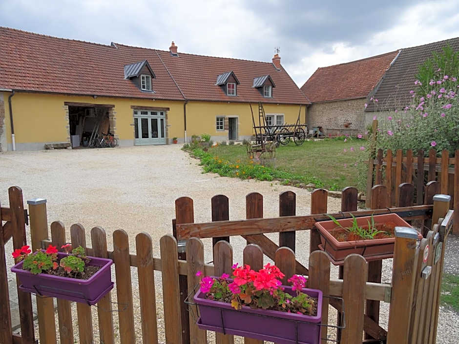 Datcha Bourguignonne, Chambres & Gîte