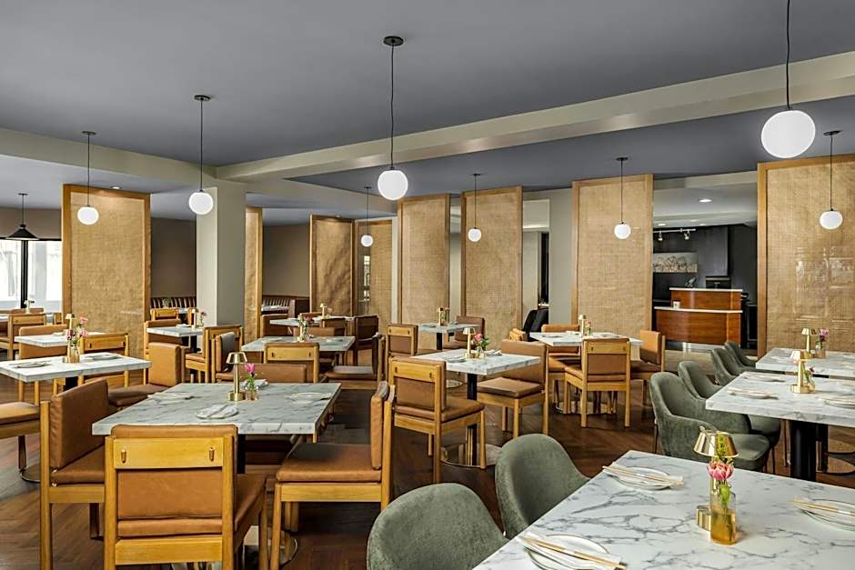 Courtyard by Marriott Houston Rice University