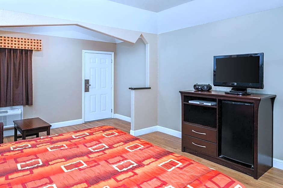 Scottish Inn and Suites Highway Six South