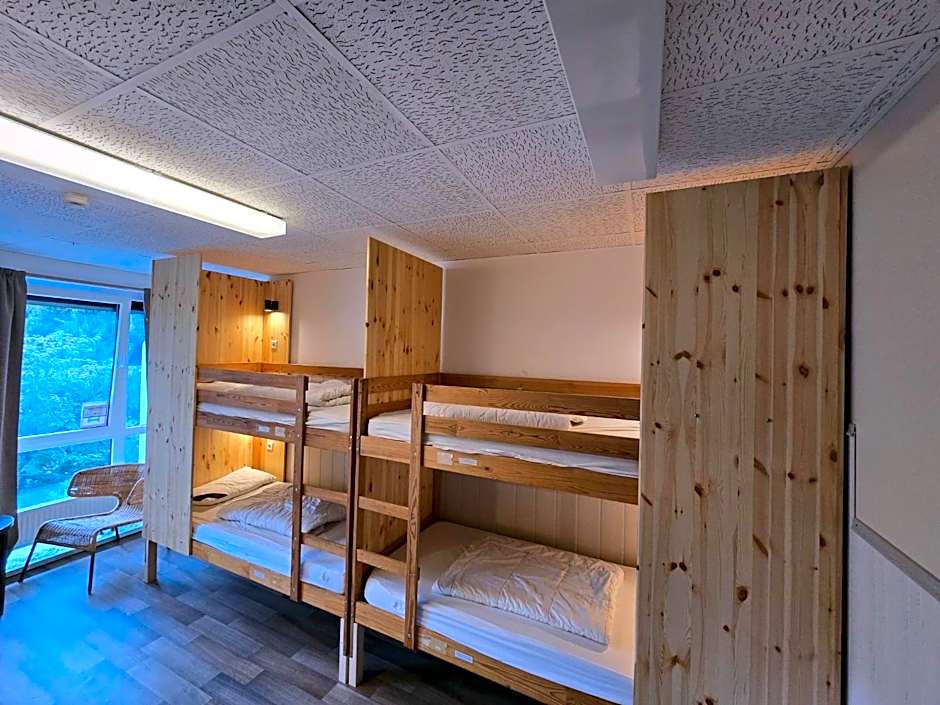 Max Hostel