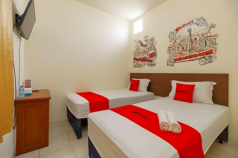 RedDoorz @ Tanjung Duren