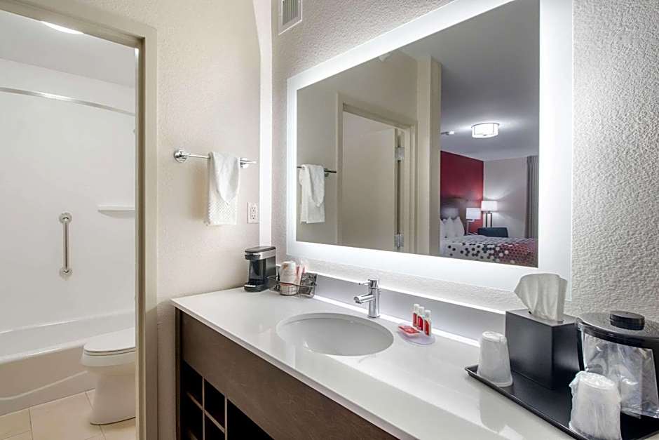 Econo Lodge Inn & Suites Foley-North Gulf Shores