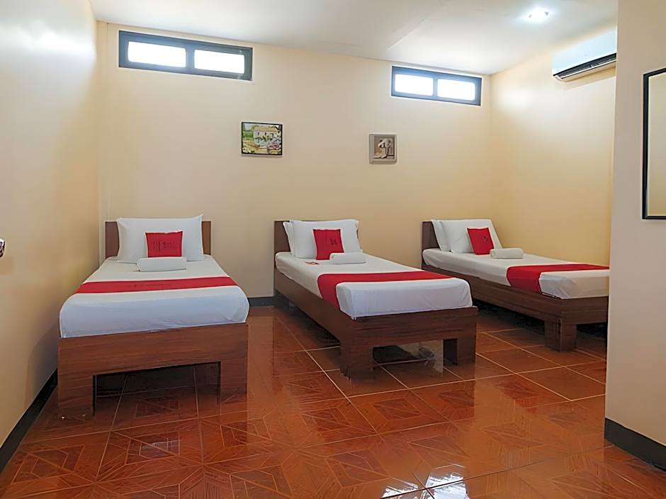RedDoorz @ Casa Buena Dormitel Davao City