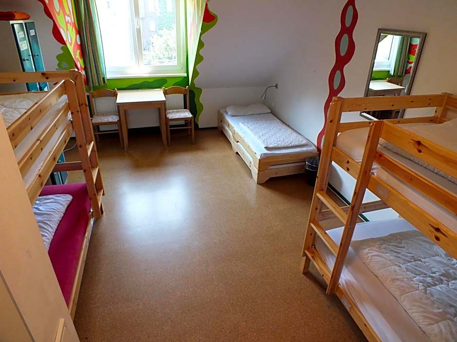 Max Hostel