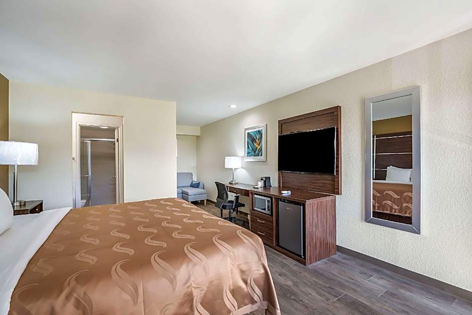 Quality Inn & Suites Suffolk West