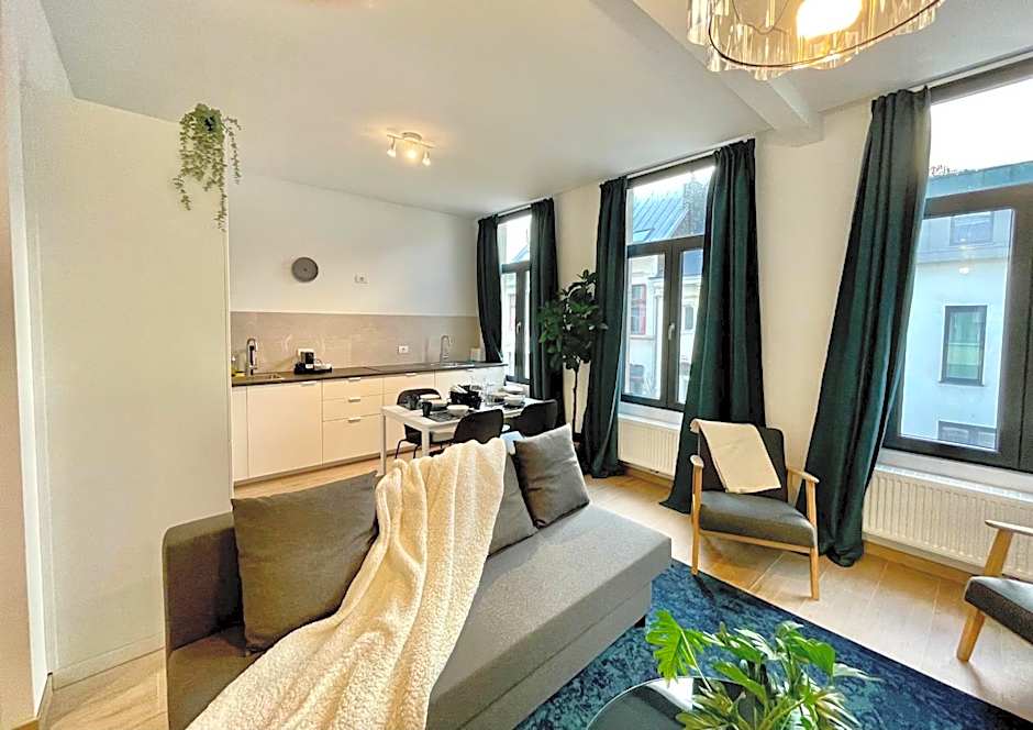 OneLuxStay near Fashion District