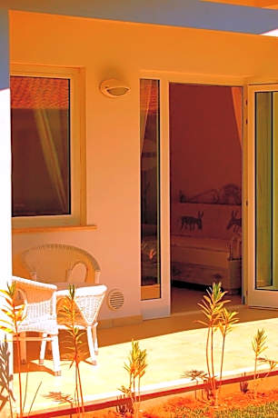 Family Room (2 Adults + 2 Children)