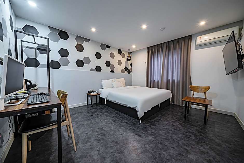 Gray Hotel