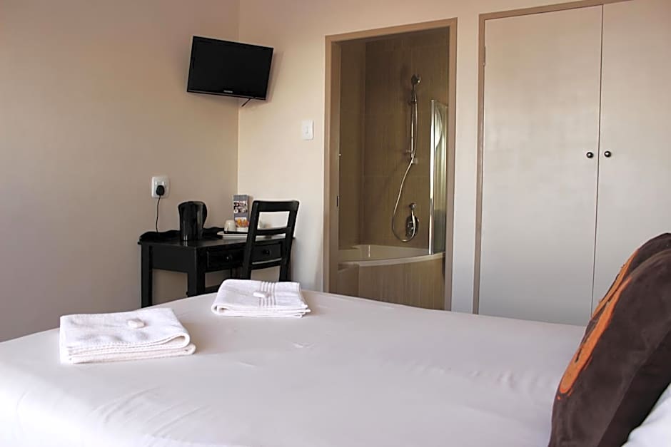 Travel Lodge