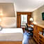 Coast Hillcrest Hotel